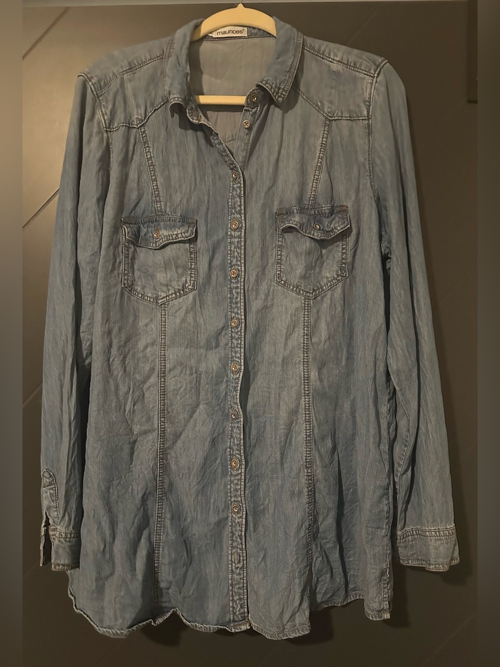 Maurices Light Blue Denim-Style Women’s Button-Down Shirt